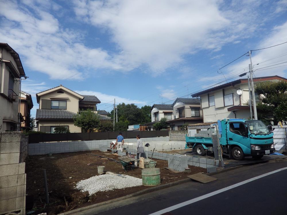 Local photos, including front road. Local (10 May 2013) Shooting