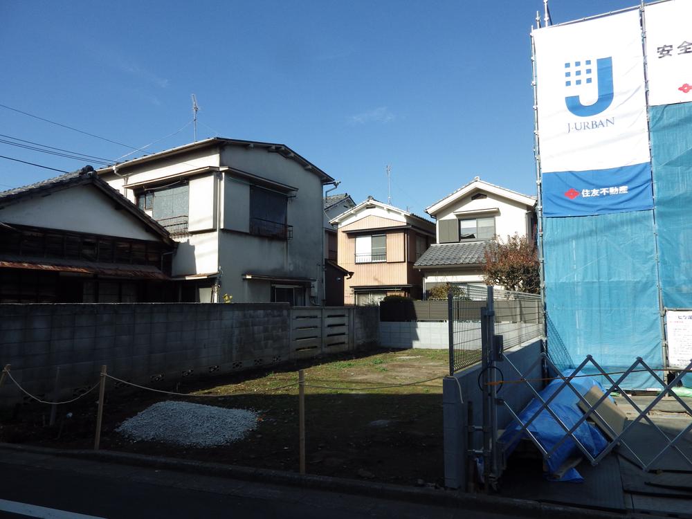 Local photos, including front road. Local (12 May 2013) Shooting