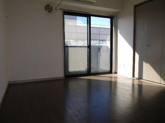 Living and room. It is a good Western-style of per yang.