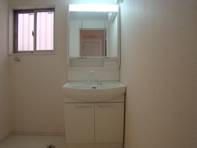 Same specifications photos (Other introspection). Same specifications