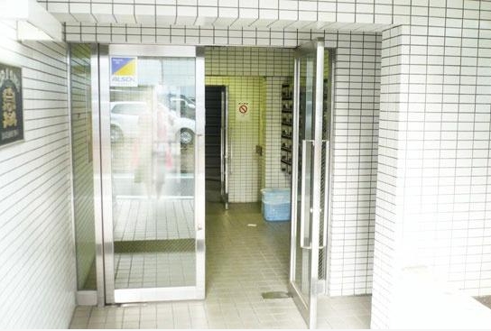 There are 12 Photos