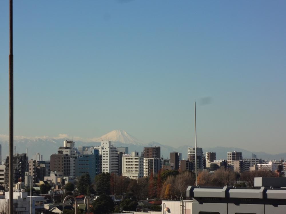 View photos from the dwelling unit. View from the site (December 2013) Shooting