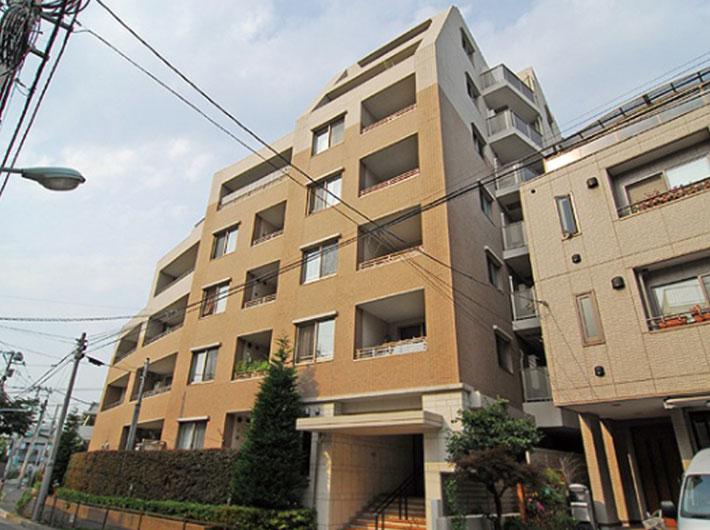 Local appearance photo. tube Management Fee: 10,470 yen / Month repair reserve: 5,080 yen / Month dedicated garden use fee: 340 yen / Month stationed ring Places: 100 yen ~ 300 yen / Month