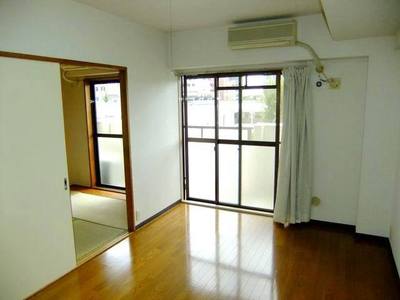 Living and room. South of LDK (flooring, Air condition) and a Japanese-style room