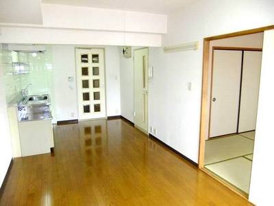 Living and room. South of LDK (flooring, Air condition)