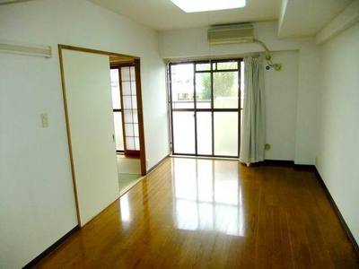 Living and room. South of LDK (flooring, Air condition)