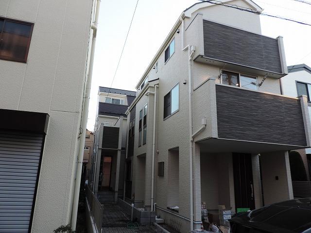 Local appearance photo. Local (12 May 2013) Shooting