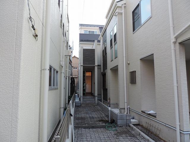 Local appearance photo. Local (12 May 2013) Shooting