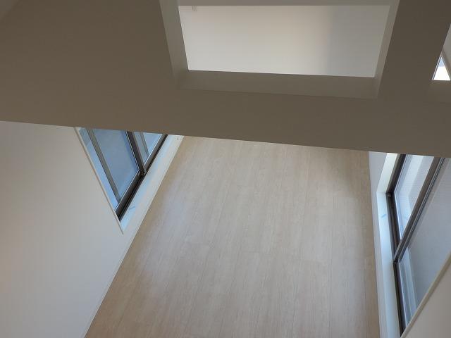 Non-living room. Indoor (12 May 2013) Shooting