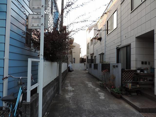 Local appearance photo. Local (12 May 2013) Shooting