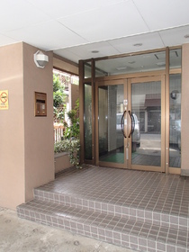 Entrance. Auto is equipped with lock