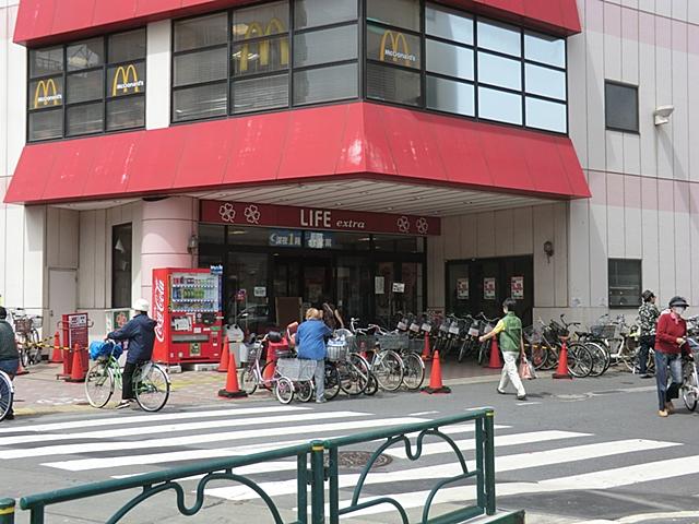 Supermarket. Life Senkawa until Station shop 345m