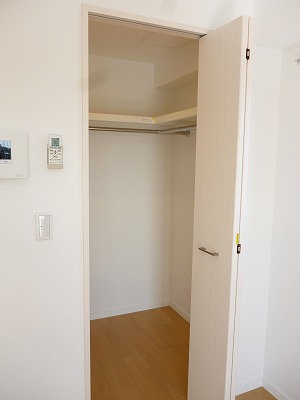 Receipt. Happy walk-in closet