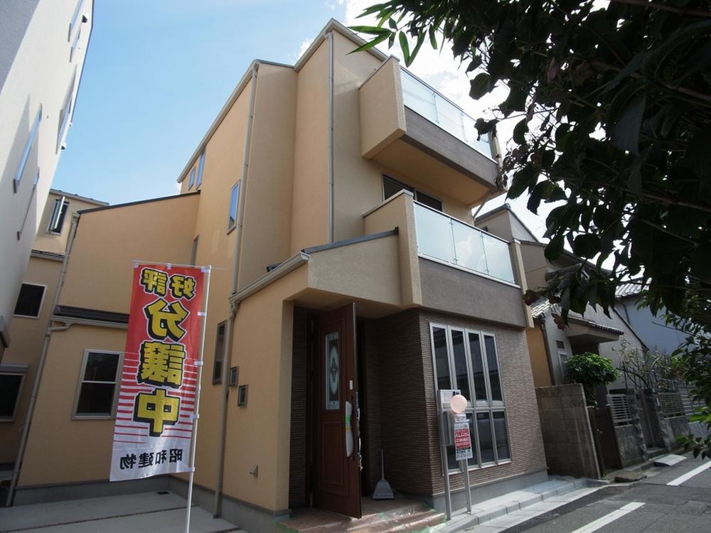 Local appearance photo. New homes that combines a peaceful living space