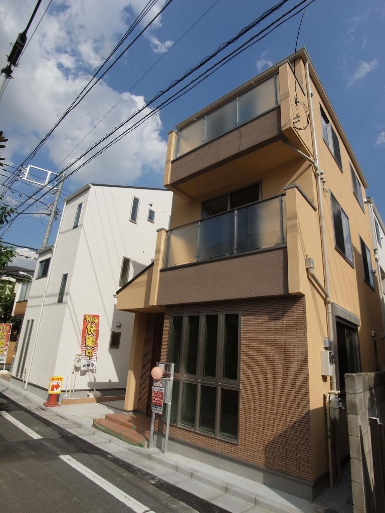 Local appearance photo. Itopia home construction