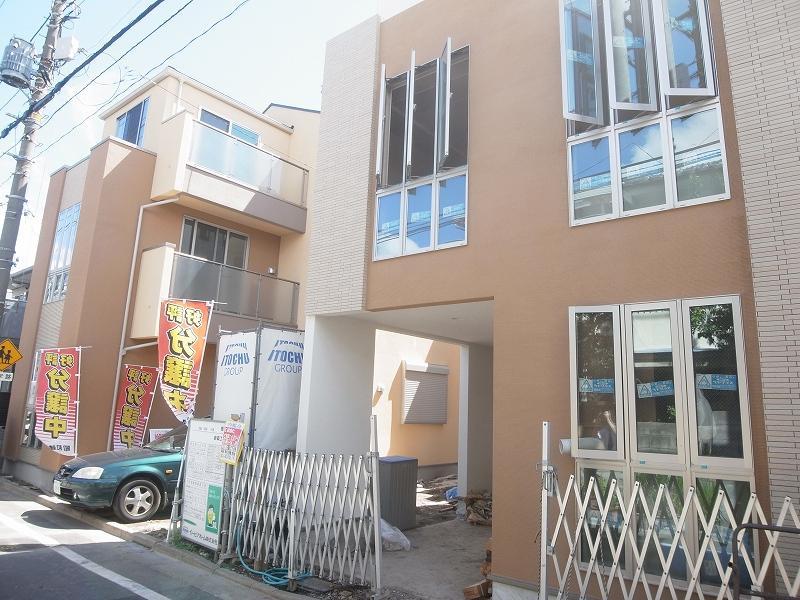 Local appearance photo. New homes that combines access to the city center and peaceful living space