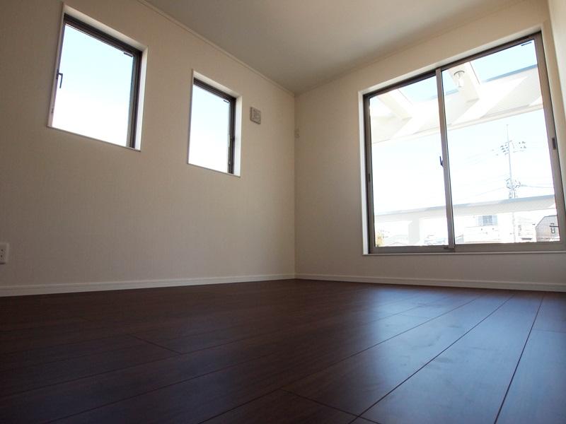 Same specifications photos (Other introspection). - Per under construction [Same specifications Photos] It will be -