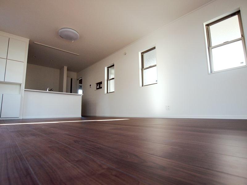 Same specifications photos (living). - Per under construction [Same specifications Photos] It will be -