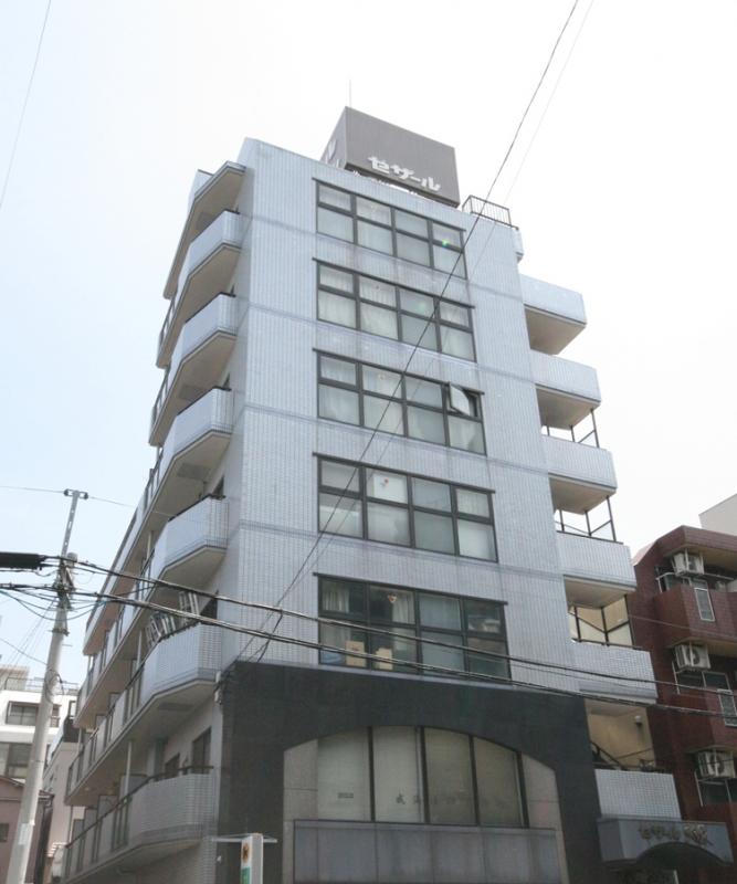 Local appearance photo. tube  Management  Fee: 14,220 yen / Month repair reserve: 11,060 yen / Month