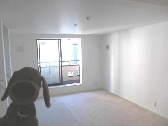 Living. The interior is Please wait for a while now