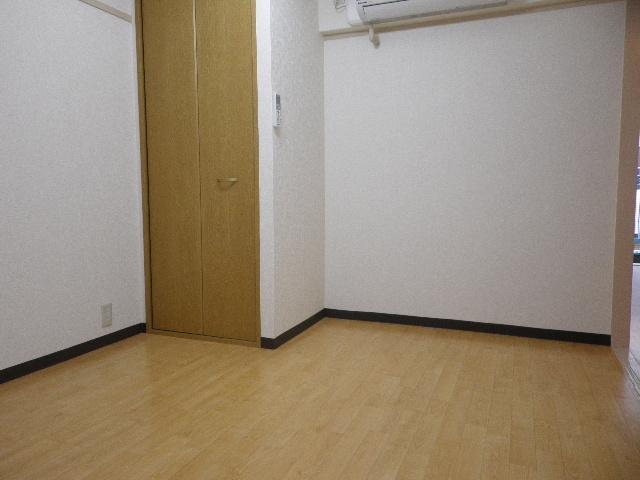 Other room space. Beautiful Western-style.