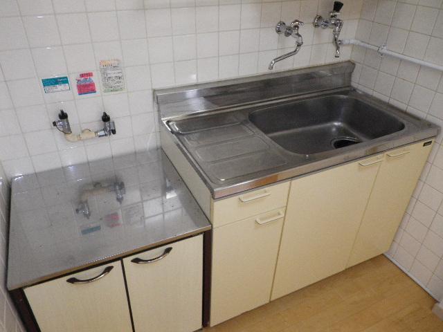 Kitchen. Two-burner gas stove installation Allowed Kitchen.