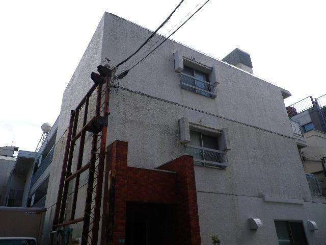 lobby. Building appearance