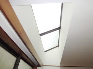 Other Equipment. It is the skylight of Akaritori! !