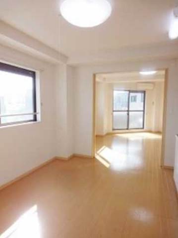 Living and room. ☆ Bright corner room dihedral daylight ☆