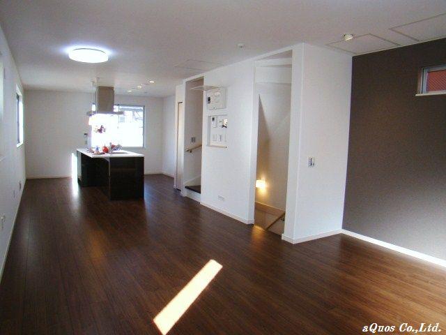 Same specifications photos (living). Same specifications