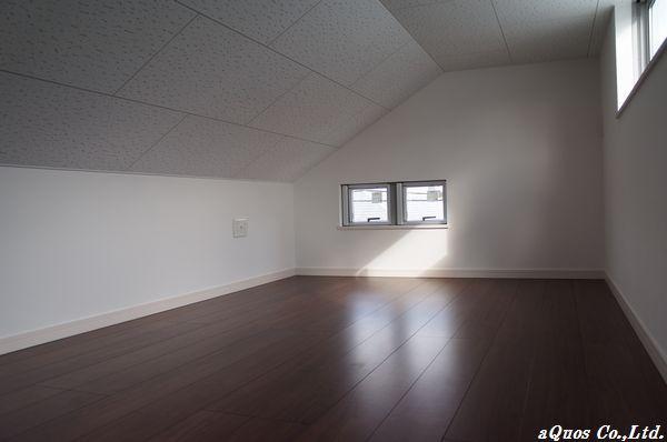 Same specifications photos (Other introspection). Same specifications