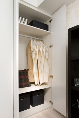 Receipt.  [System storage] Closet of each room is, Shimae beautiful things that you want to storage, Easy to take out as placement. Tastes and lifestyle of the person you wish to use, It has adopted a system storage that can be added a part in the option (paid), depending on the room application.  ※ Except 40D-1 type.