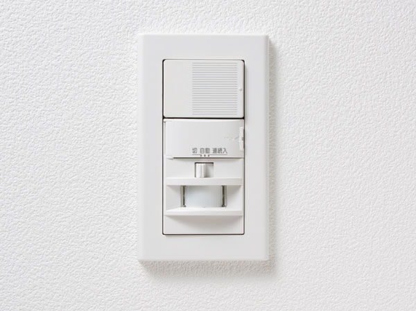 Other.  [Human sensor lighting] The entrance, And sensor detects when a person enters, Lighting is automatically turned on, It has adopted a human sensor lighting.