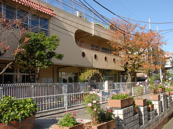 Surrounding environment. Photo Municipal Nishi-Ikebukuro second nursery (about 510m ・ 7 min walk) Other, Municipal Ikebukuro fifth nursery school (about 530m ・ 7-minute walk), Ikebukuro kindergarten (about 580m ・ An 8-minute walk), Kanamecho kindergarten (about 580m ・ An 8-minute walk), Children skip required (about 540m ・ 7 min walk ※ The school children), and the familiar.