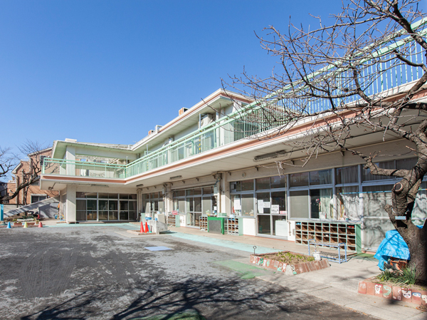 Surrounding environment. Municipal Takamatsu second nursery (about 410m ・ 6 mins) local surroundings, Including the nearest municipal Takamatsu second nursery, Kindergartens and nursery schools to attend to not cross the big street, Aligned also children's park, It is suitable for areas in child-rearing.
