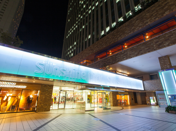 Surrounding environment. Sunshine City (about 2210m ・ Walk 28 minutes ・ Bicycle about 12 minutes) shopping and gourmet, of course, Attractions and Aquarium, Enjoy the planetarium, etc., It is also said commercial facilities and Ikebukuro symbol. It has been carried out at any time Event Planning, Attractions is plenty.