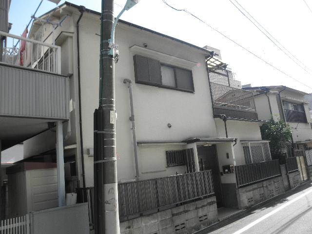 Local photos, including front road. Local (11 May 2013) Shooting