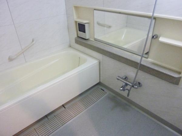 Bathroom. Guests can relax slowly in the TV with a bathroom