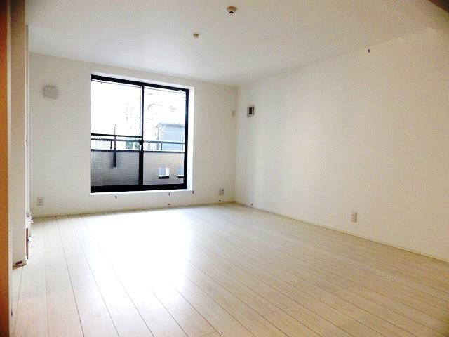 Living. Indoor (12 May 2013) Shooting