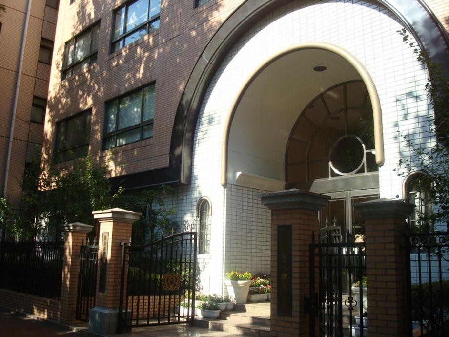 Junior high school. 614m to Toshima Oka women Gakuen Junior High School