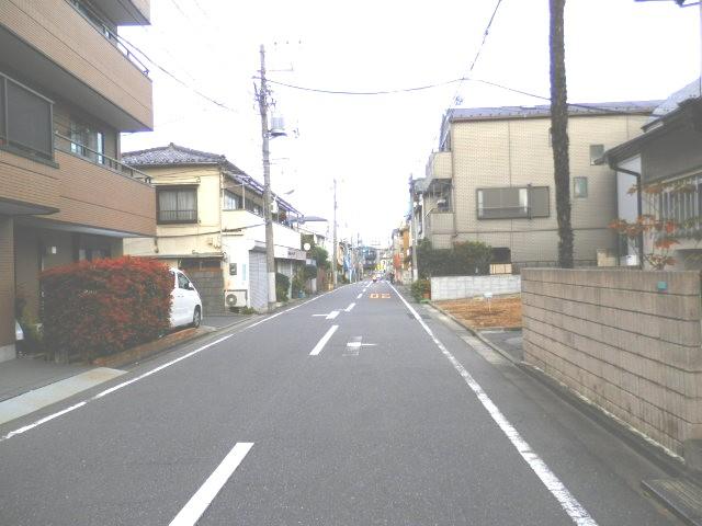 Local photos, including front road. Local (11 May 2013) Shooting