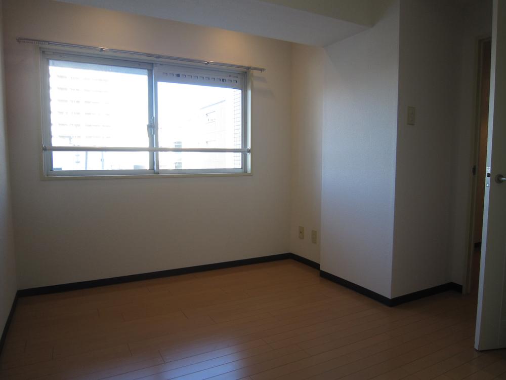 Non-living room. Western-style (2013 November shooting)