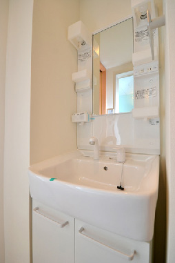 Washroom. It is a popular independent wash basin ☆