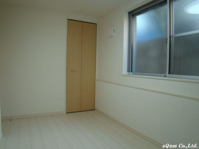 Non-living room. Indoor (11 May 2013) Shooting