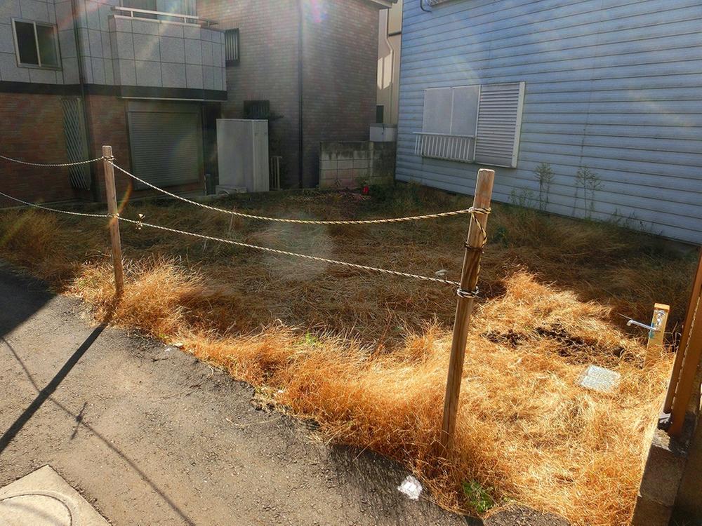 Local appearance photo. Local (12 May 2013) Shooting