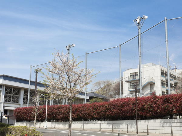 Surrounding environment. Minamiikebukuro elementary school (about 450m ・ 6-minute walk)