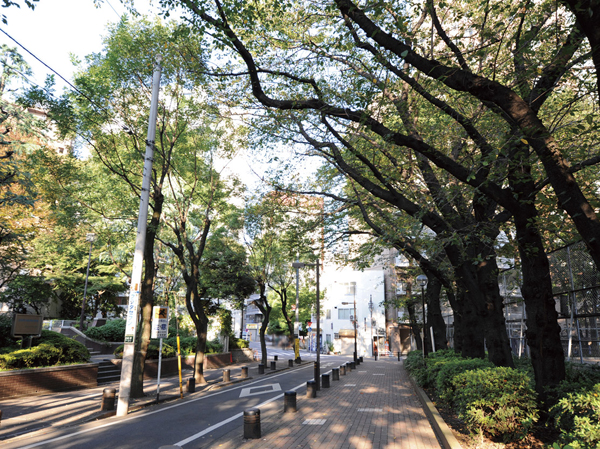Surrounding environment. Nishi-Ikebukuro park (about 740m ・ A 10-minute walk)