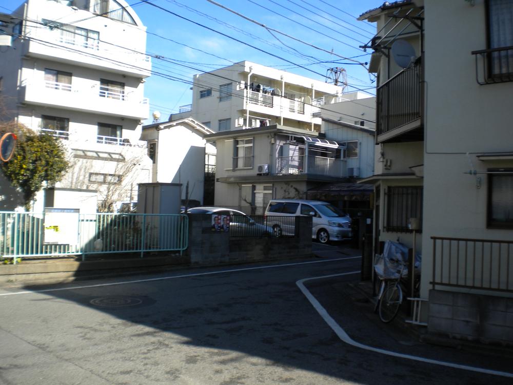 Local photos, including front road. Local (January 2013) Shooting