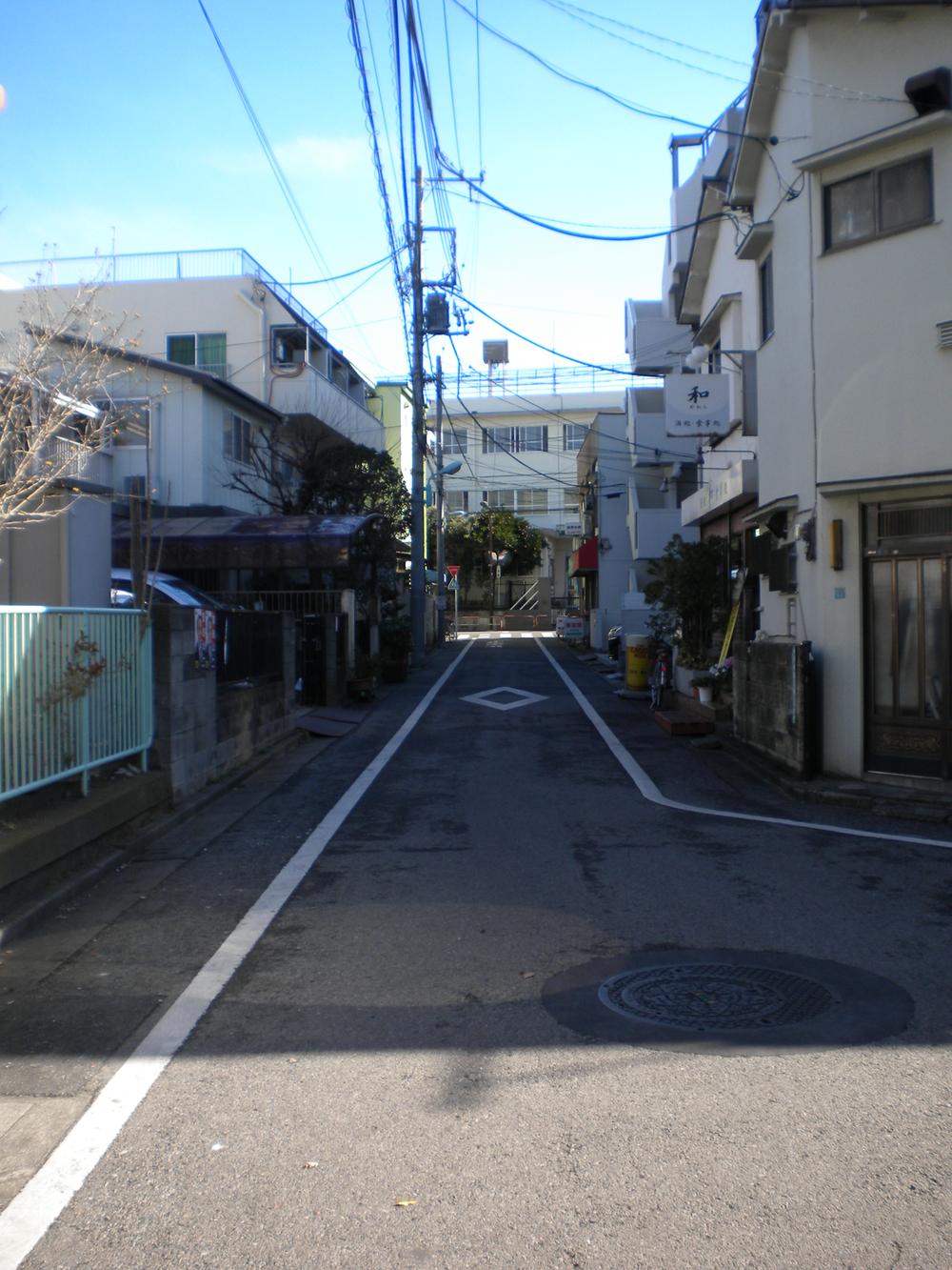 Local photos, including front road. Local (January 2013) Shooting