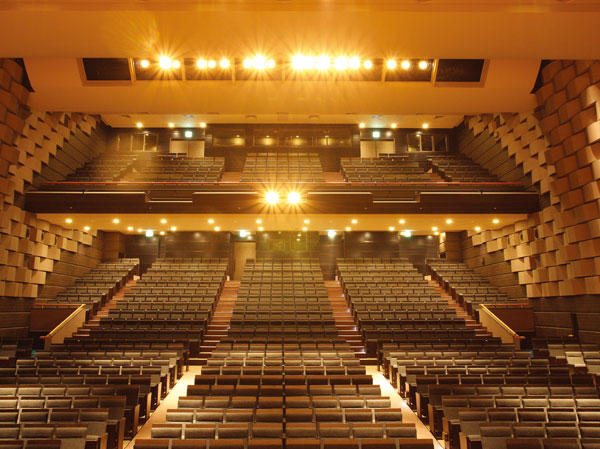 Surrounding environment. Sunshine Theatre (bicycle about 7 minutes ・ Walk 16 minutes ・ About 1240m)